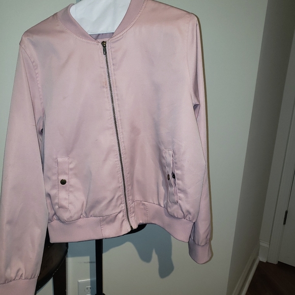 A  jacket - Picture 1 of 6